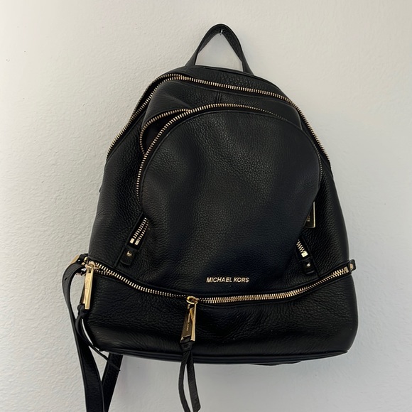 Michael Kors mini backpack - Picture 1 of 4